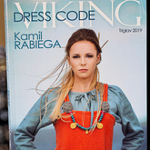 Viking Dress Code tidskrift ung kvinna vikingekvinnlig klänning.