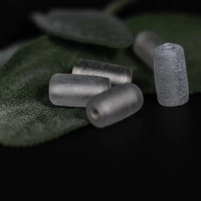 Ljus blästrad glaspärla 15x7mm - liten transparent glaspärla med matt finish för pärlsmycken