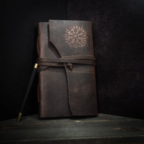 Vegvisir Anteckningsbok, 3 storlekar., produktbild visar designen och materialet.