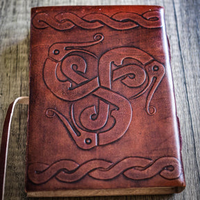 Urgudinnan-Anteckningsbok, läderbok med håndgjord design.