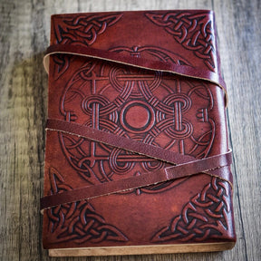Vikingadrake-Anteckningsbok, läderbok med håndgjord design.