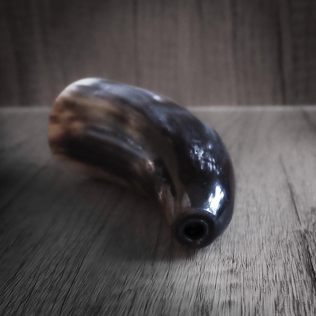 Blowing horn with mouthpiece