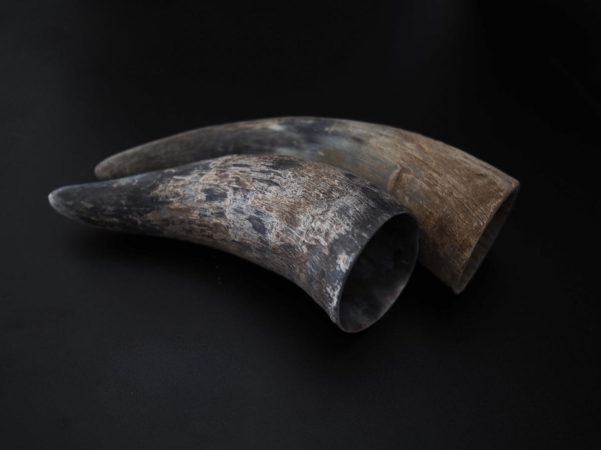 Råhorn, ca 100 ml, naturligt horn dryckeskärl.