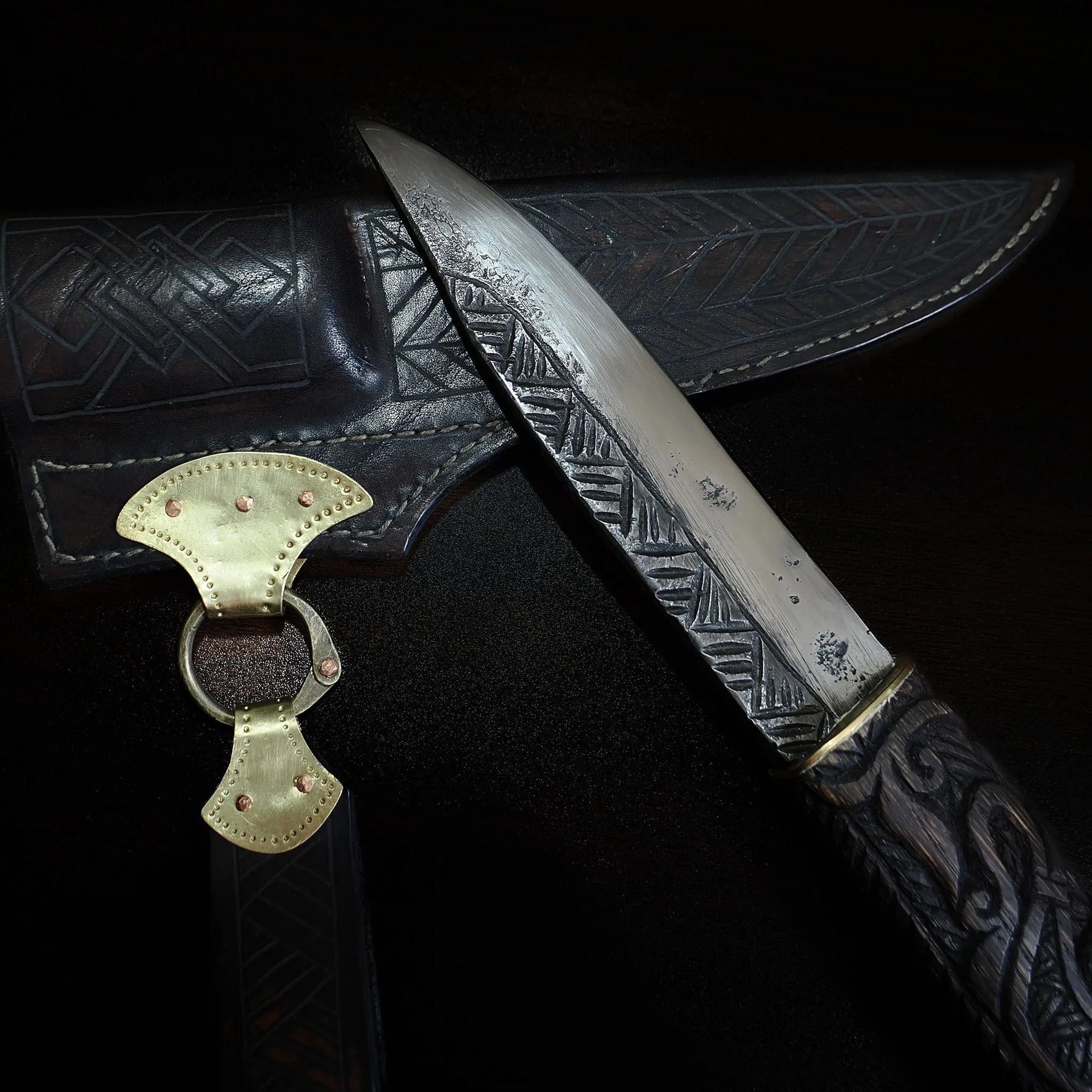 Knife with Wolf Head