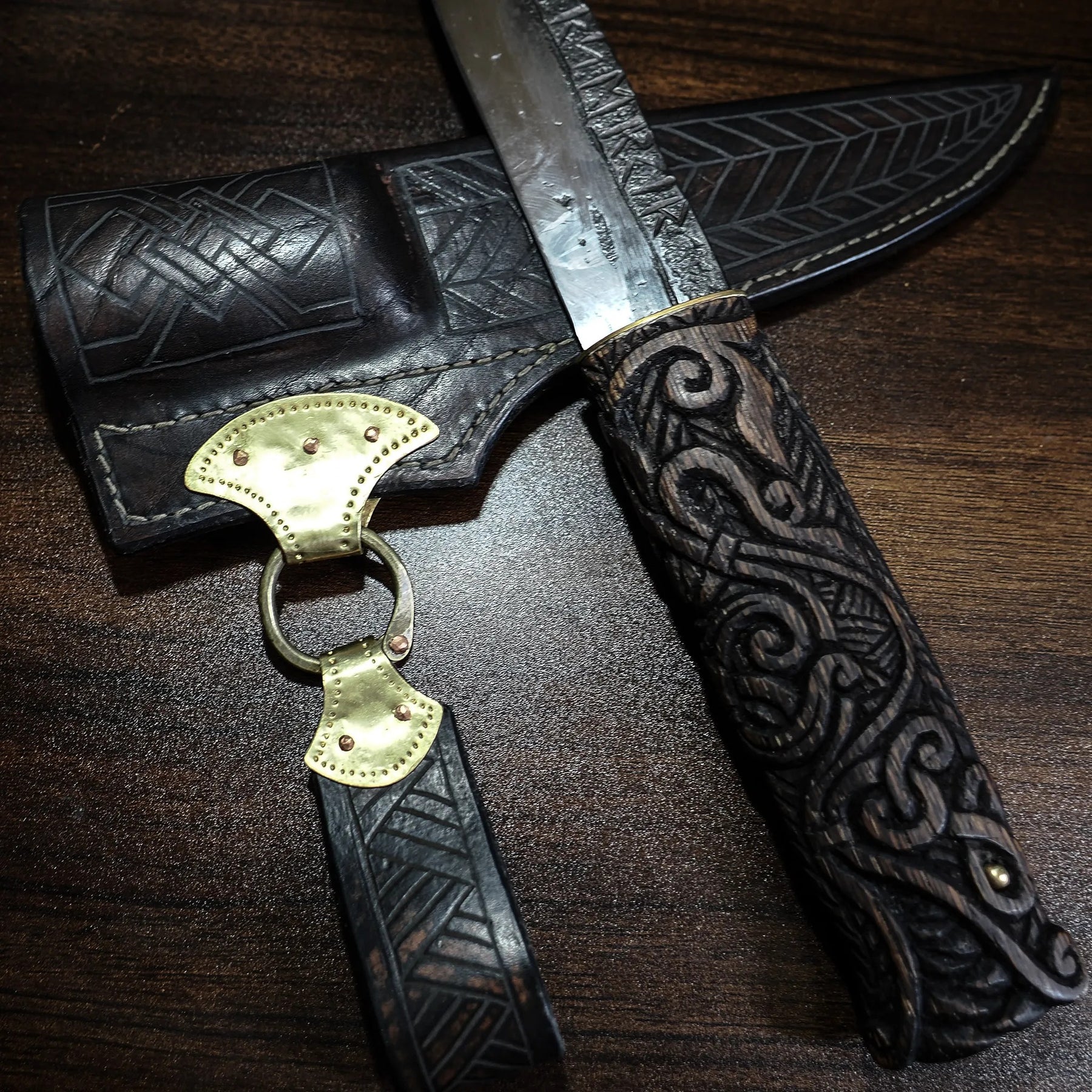 Knife with Wolf Head