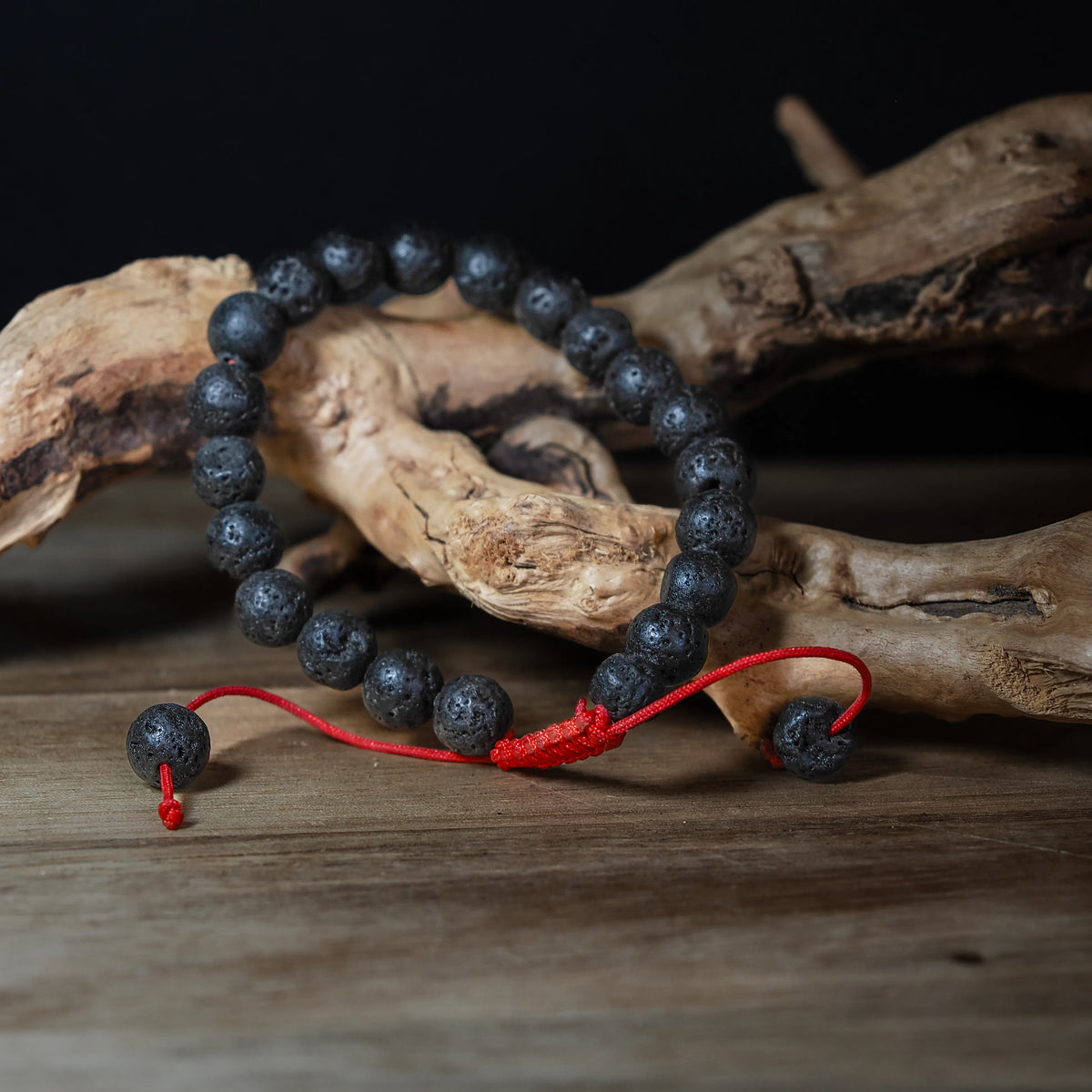 Armband av lavasten