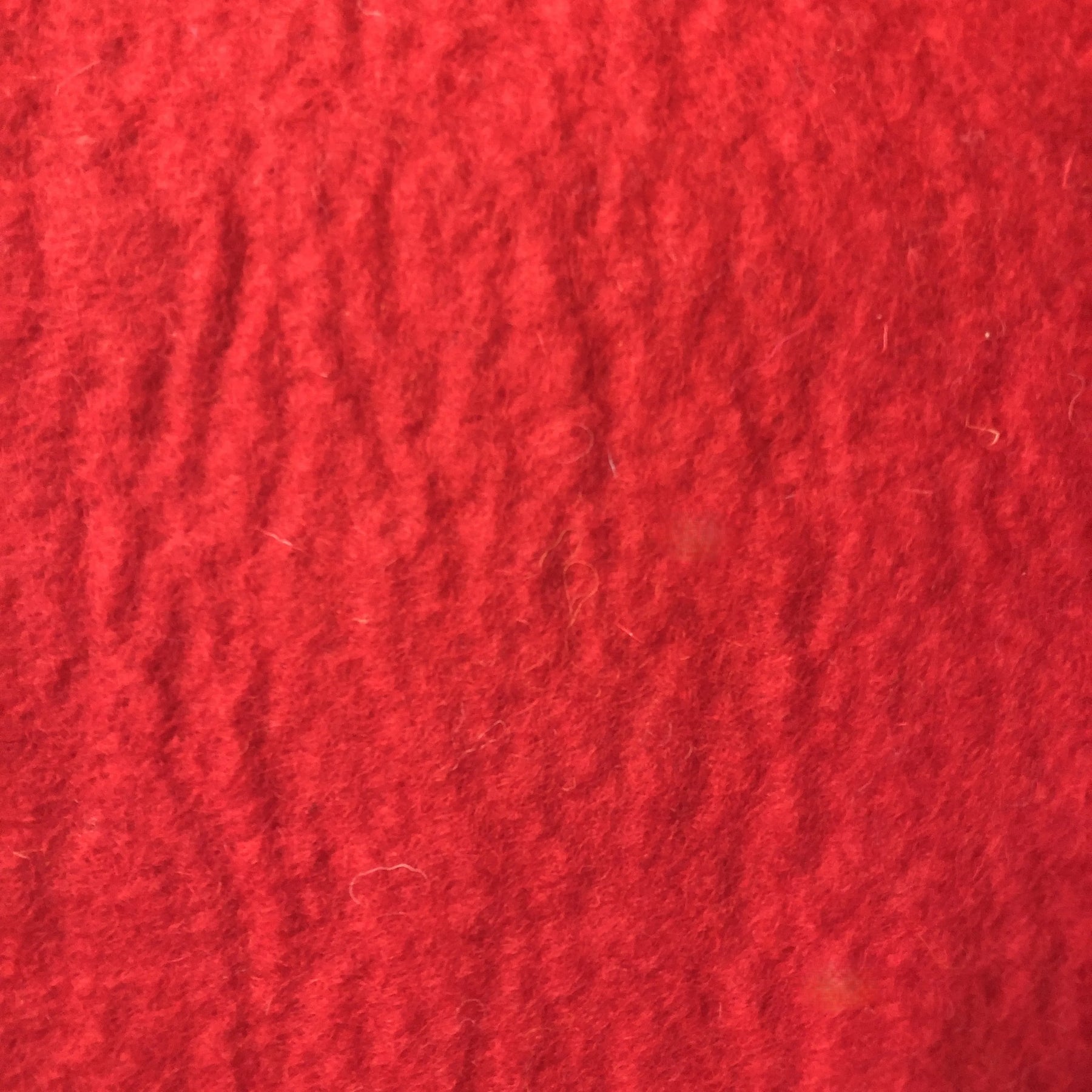 Tovad ullpläd, liggunderlag 2x1 meter, med mönster.