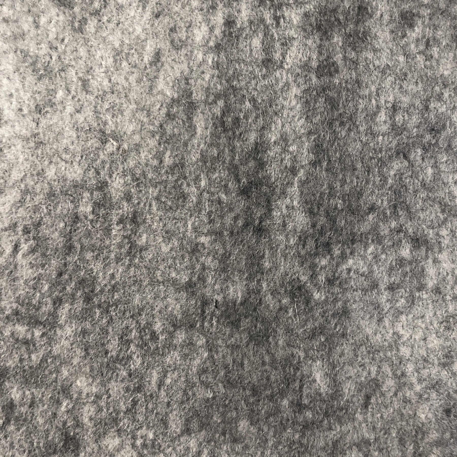 Tovad ullpläd, liggunderlag 2x1 meter, med mönster.