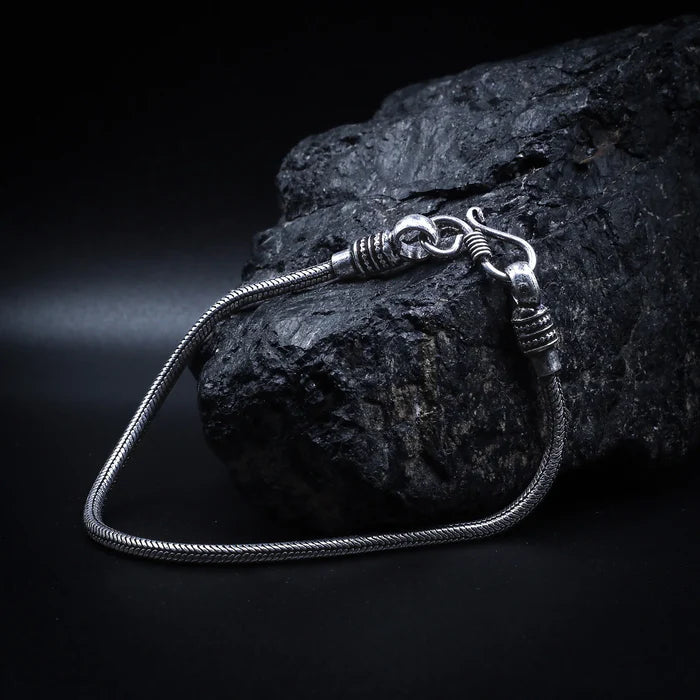 Silver-plated brass snake chain necklace with Norse animal head clasp and rope-pattern detailing