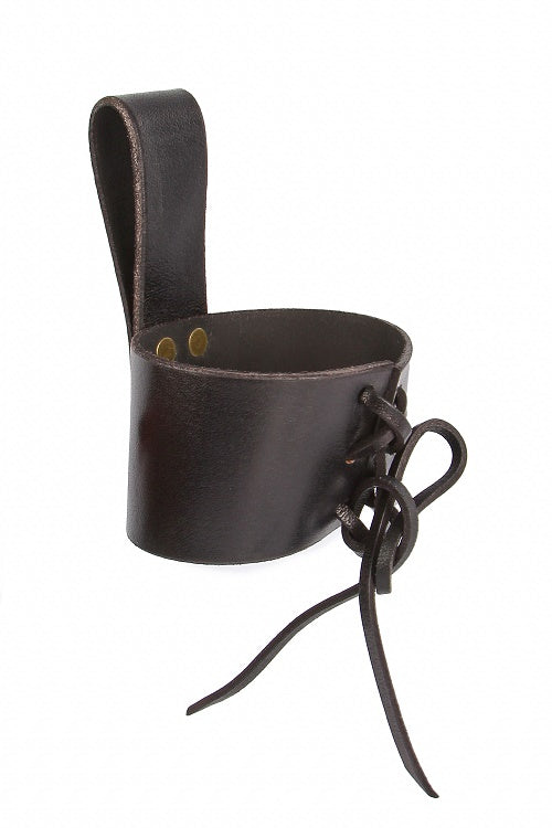 Stort hornhållare för bälte i svart läder med organiskt horn, sida- och tredimensionell vy.