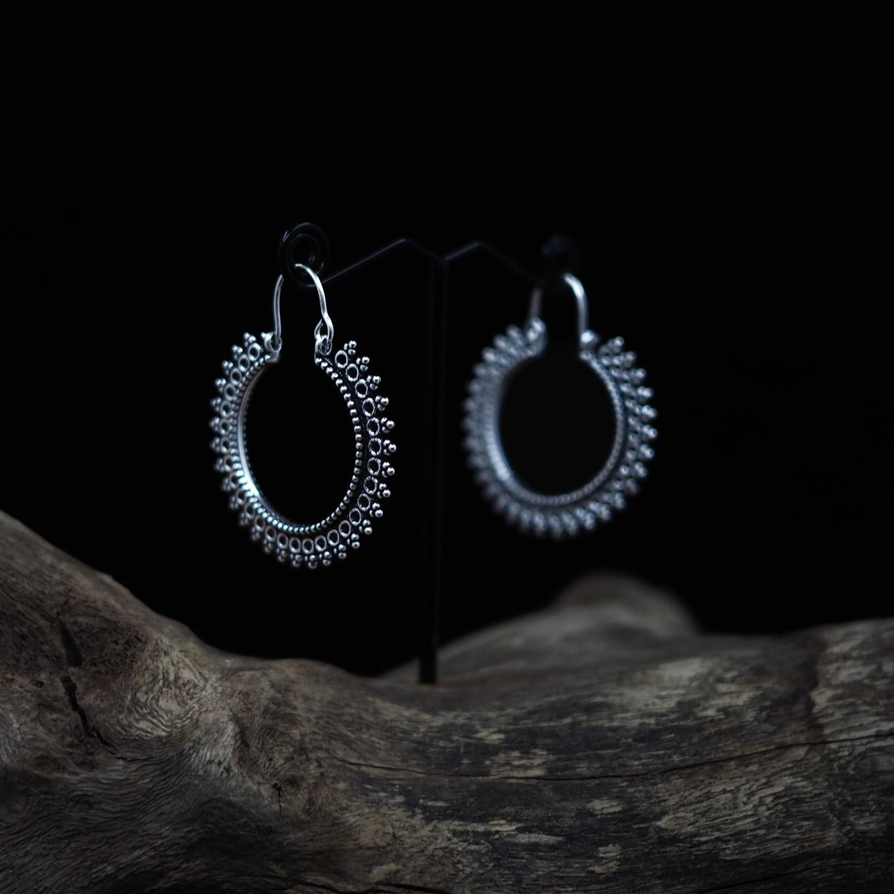 Örhängen Solringar., smycke med vikingtemadesign.
