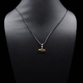 Torshammare Gotland, brons, smycke med vikingtemadesign.