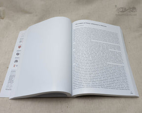 Bokuppslag visar kapitel om 'The origins of Slavic settlement in Moravia' med engelsk akademisk text om Slavisk bosättningshistoria i Mähren.