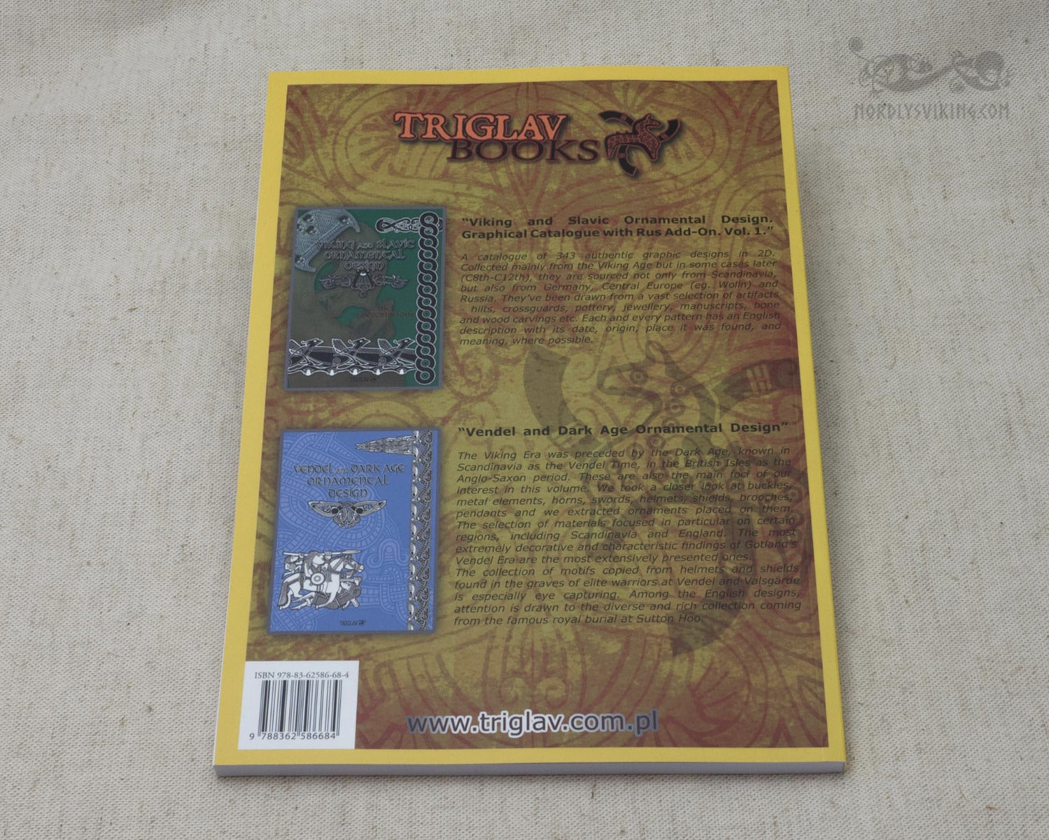 Viking and Slavic Ornamental Design Vol. 2 med traditionell vikingatida design.