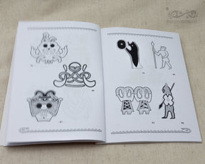Sida ur bok om vikingsk och slavisk ornamental design med illustrerade designmönster.