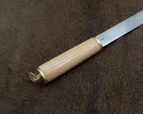 Vikingsk seax med järnutformning och detaljerad hantering.